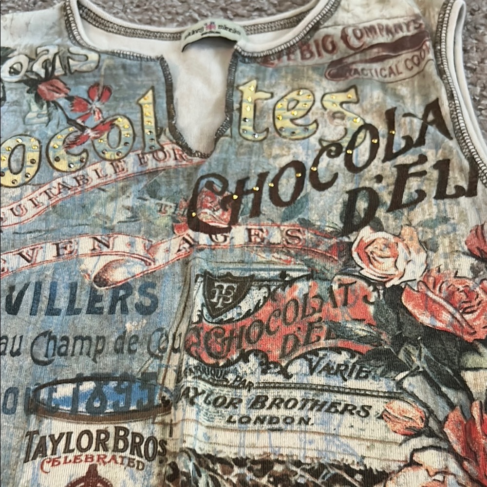 Y2K vintage Graphic Sleeveless Top - Picture 7 of 9